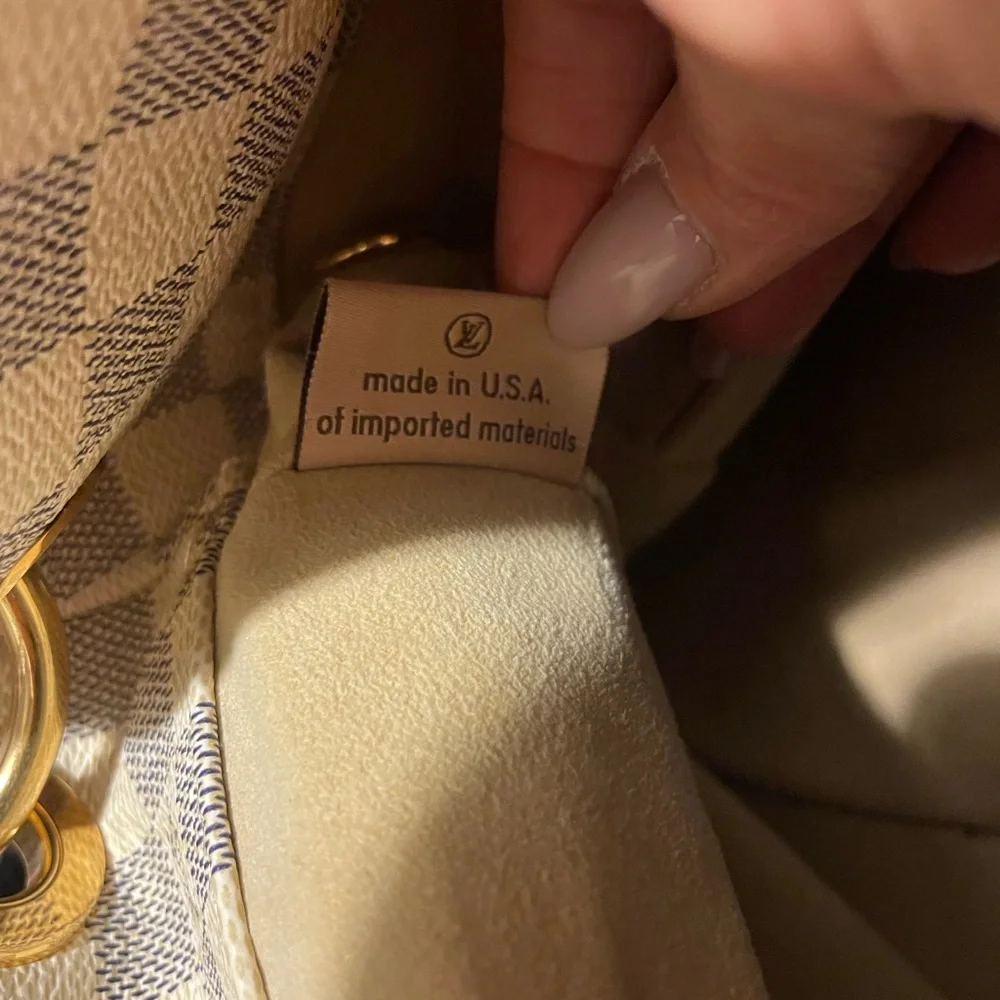 Louis Vuitton Artsy MM bag. Barely used!! - Picture 13 of 17